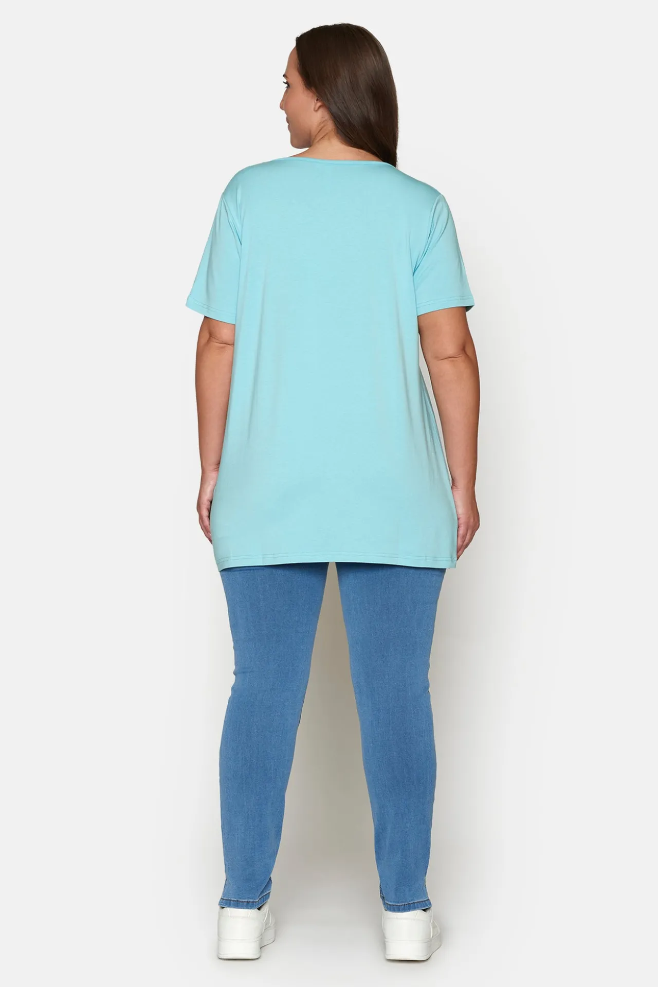 basis_tshirt_i_afacon_med_3-11.webp Basis T-shirt I A-facon Med Korte ærmer - Dusty Turquoise