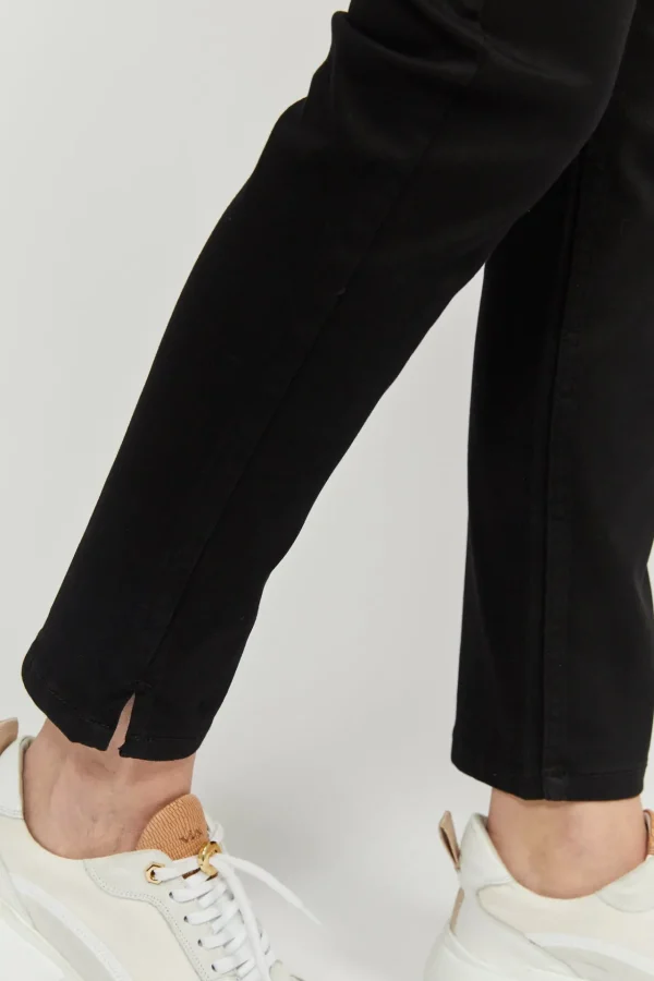 Jane Bukser 7/8 - Black tone in tone
