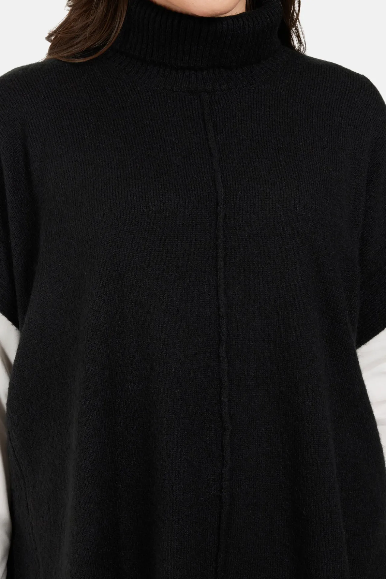 poncho__sort_1.webp Poncho - Sort