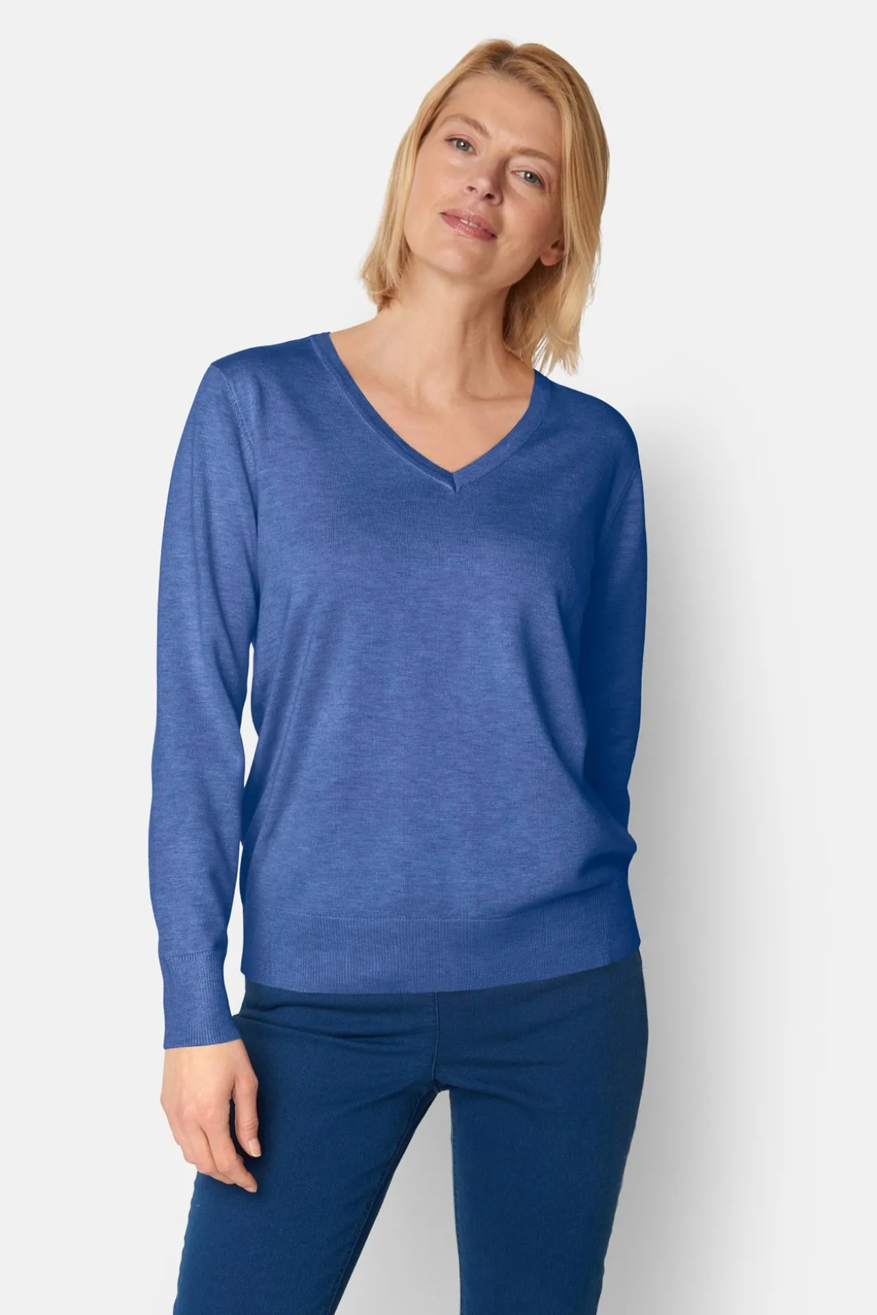 pullover_med_vhals__blue_0.webp Pullover Med V-hals - Blue