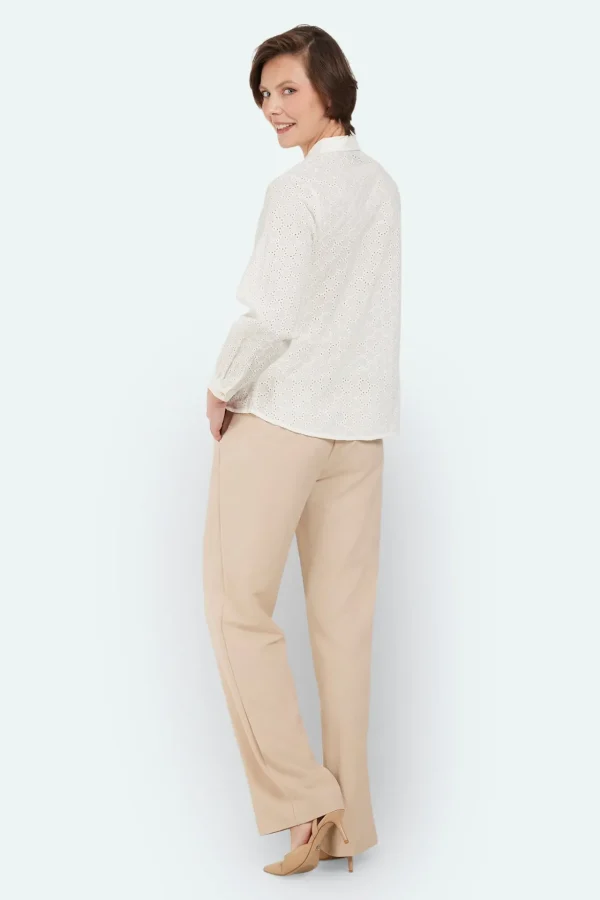 Skjorte - Råhvid - Med broderie anglaise