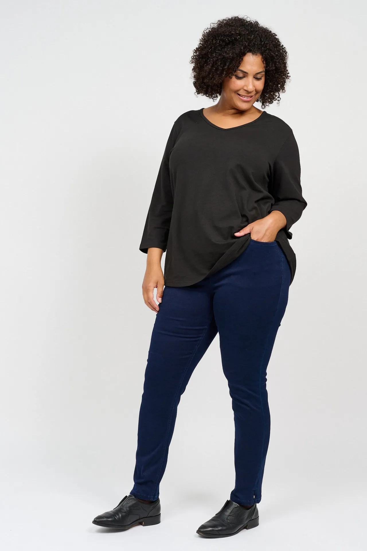 stretch_denim_bukser_med_0-3.webp 7/8 Stretch Denim Bukser Med Elastisk Linning - Deep Indigo denim