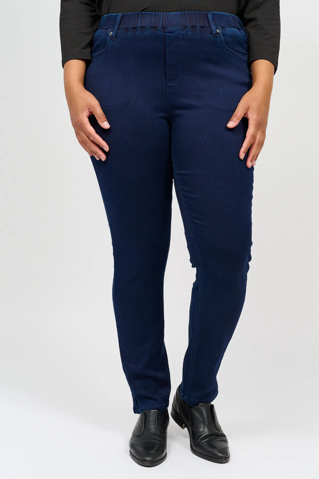 stretch_denim_bukser_med_1-3.webp 7/8 Stretch Denim Bukser Med Elastisk Linning - Deep Indigo denim