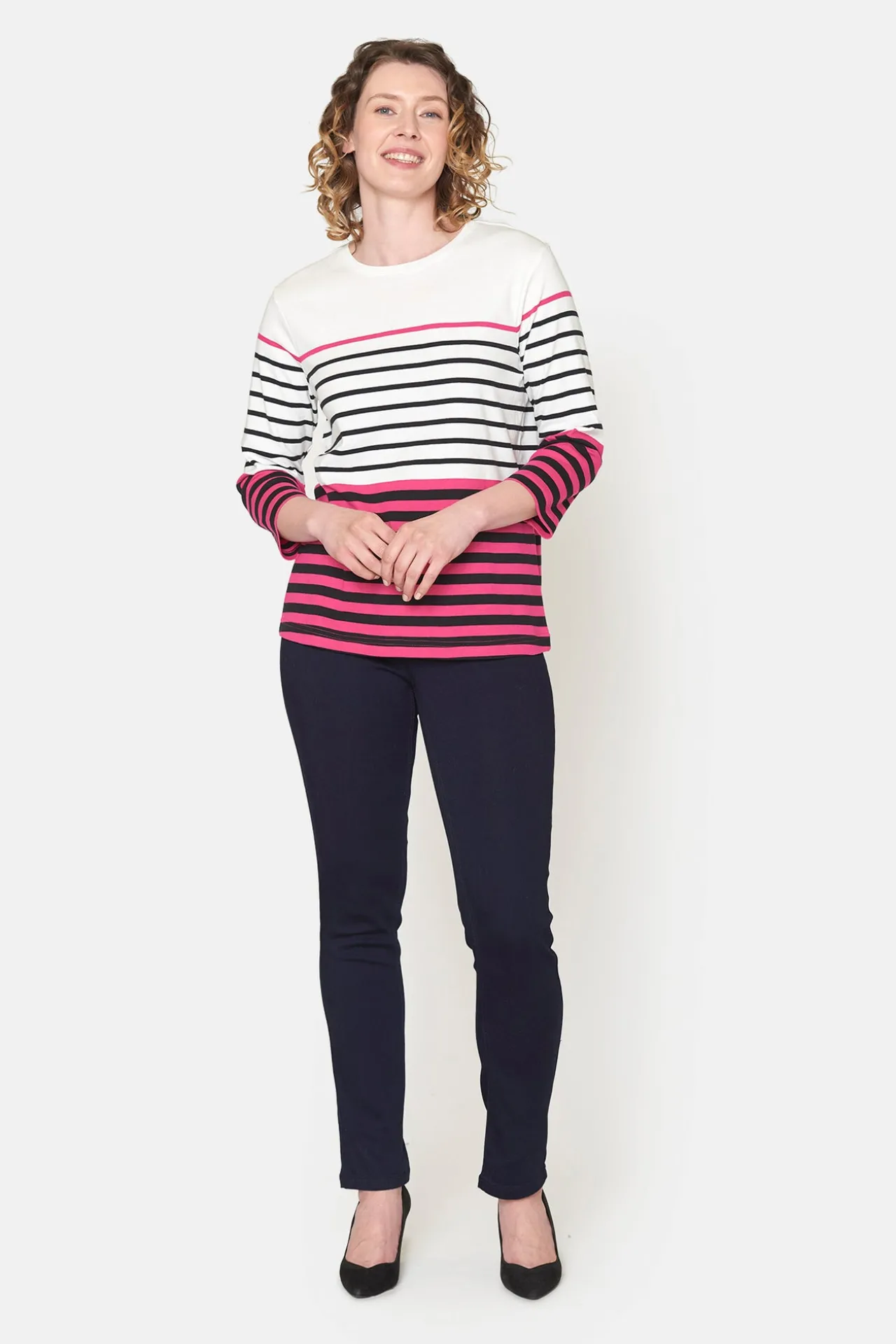 stribet_tshirt_med__rmer__2.webp Stribet T-shirt med 3/4 ærmer - Pink