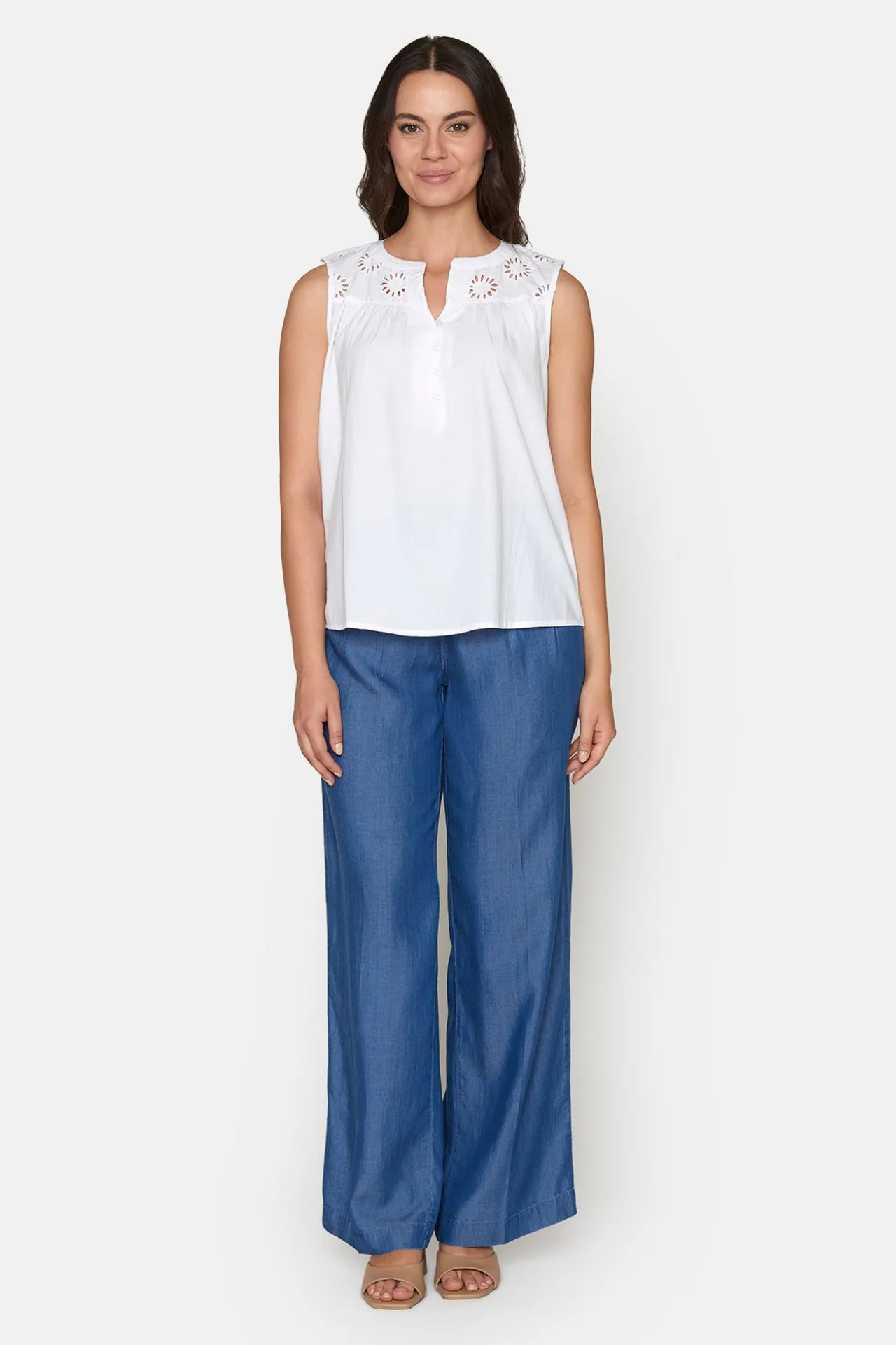 top_med_broderi_anglaise__2.webp Top Med Broderi Anglaise - Hvid