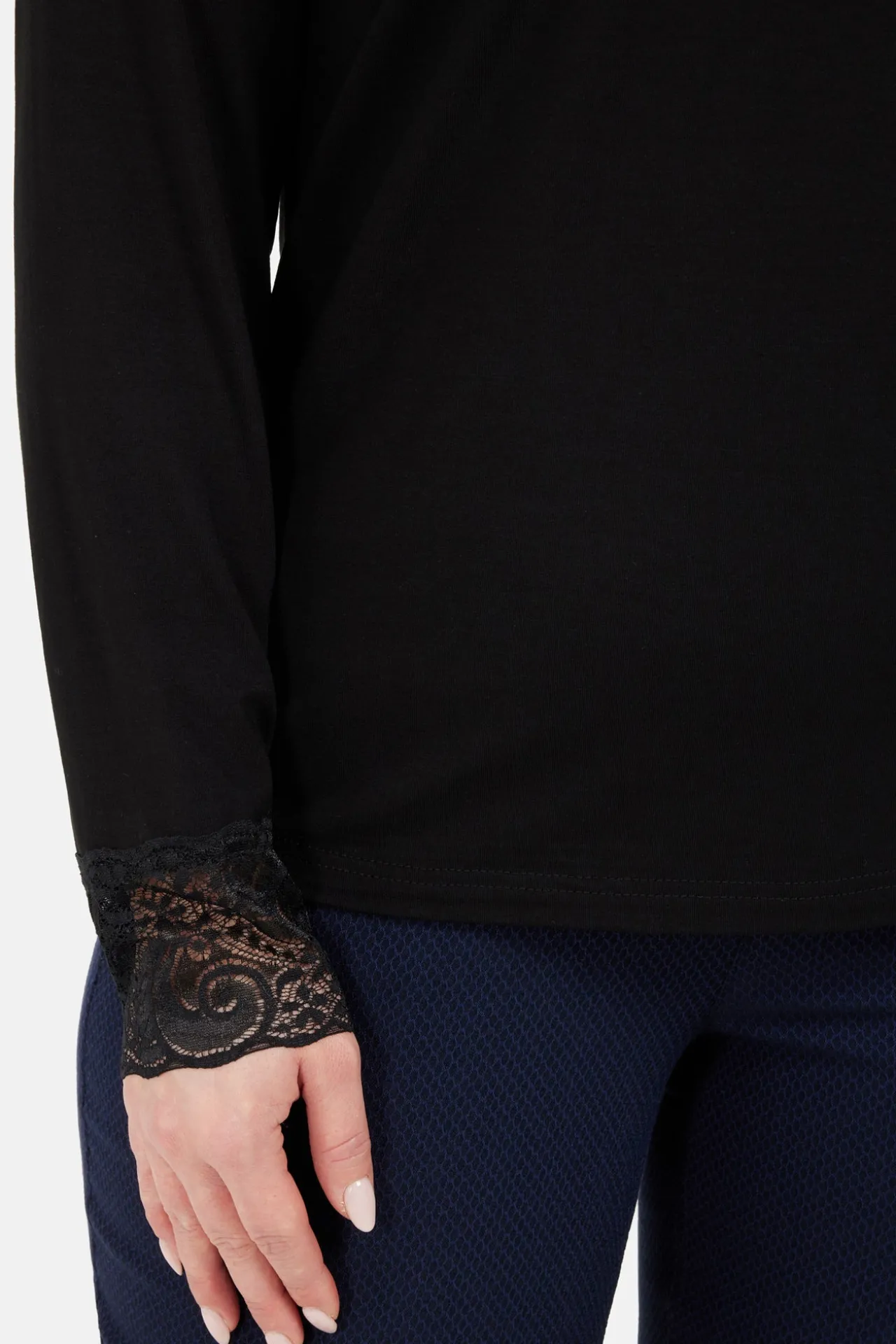tshirt__black_1.webp T-shirt - Black