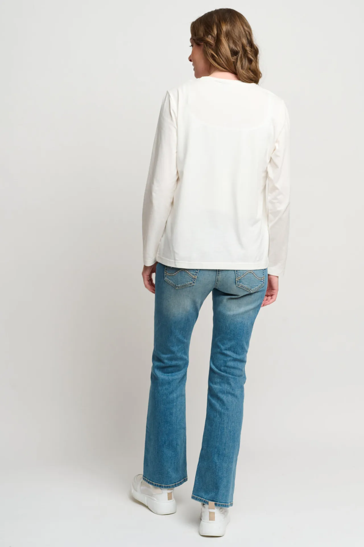 tshirt_med_rund_hals__off_3.webp T-shirt Med Rund Hals - Off White