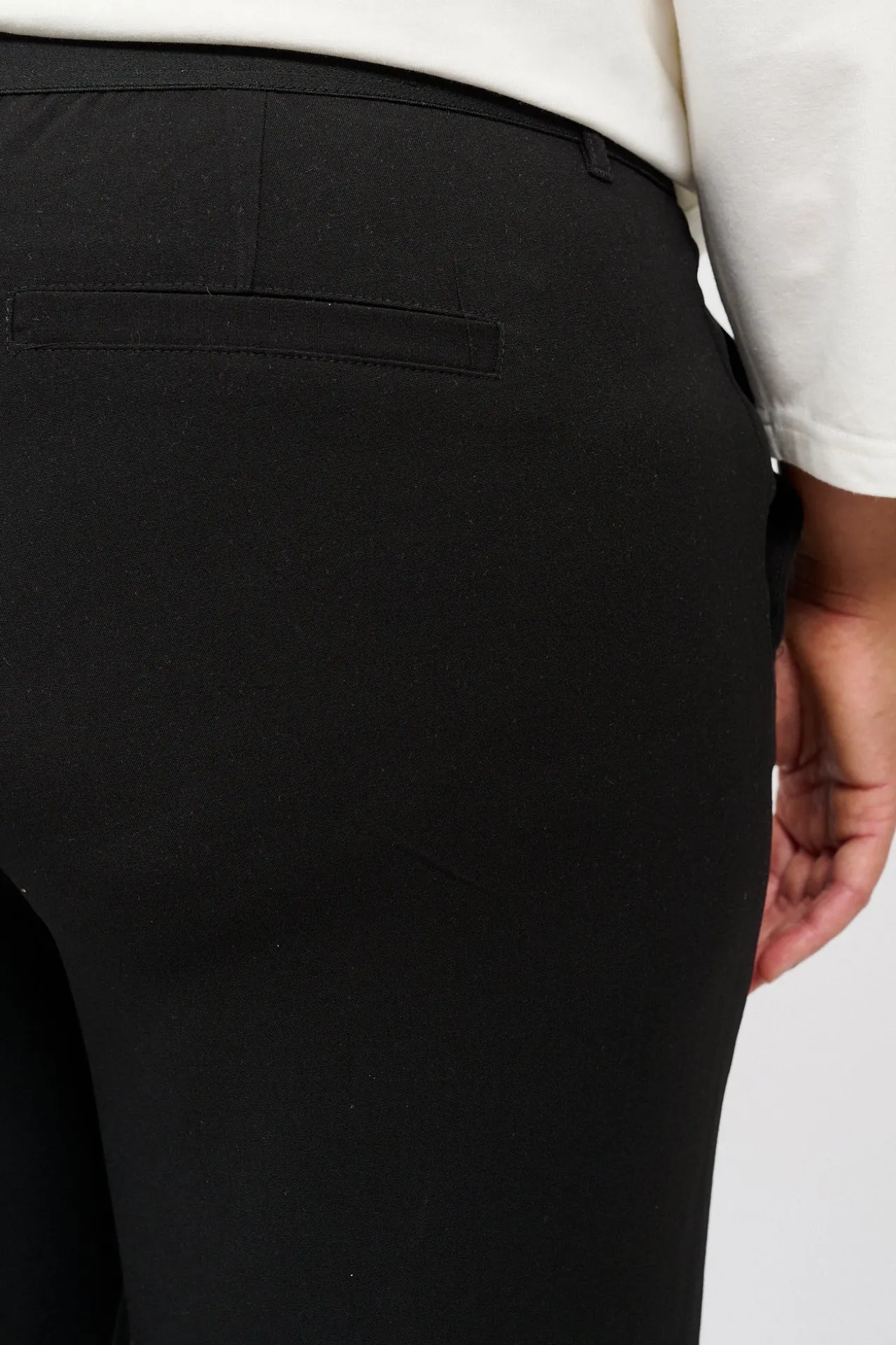 bukser__regular_fit__sort_1.webp Bukser 7/8 Regular Fit - Sort