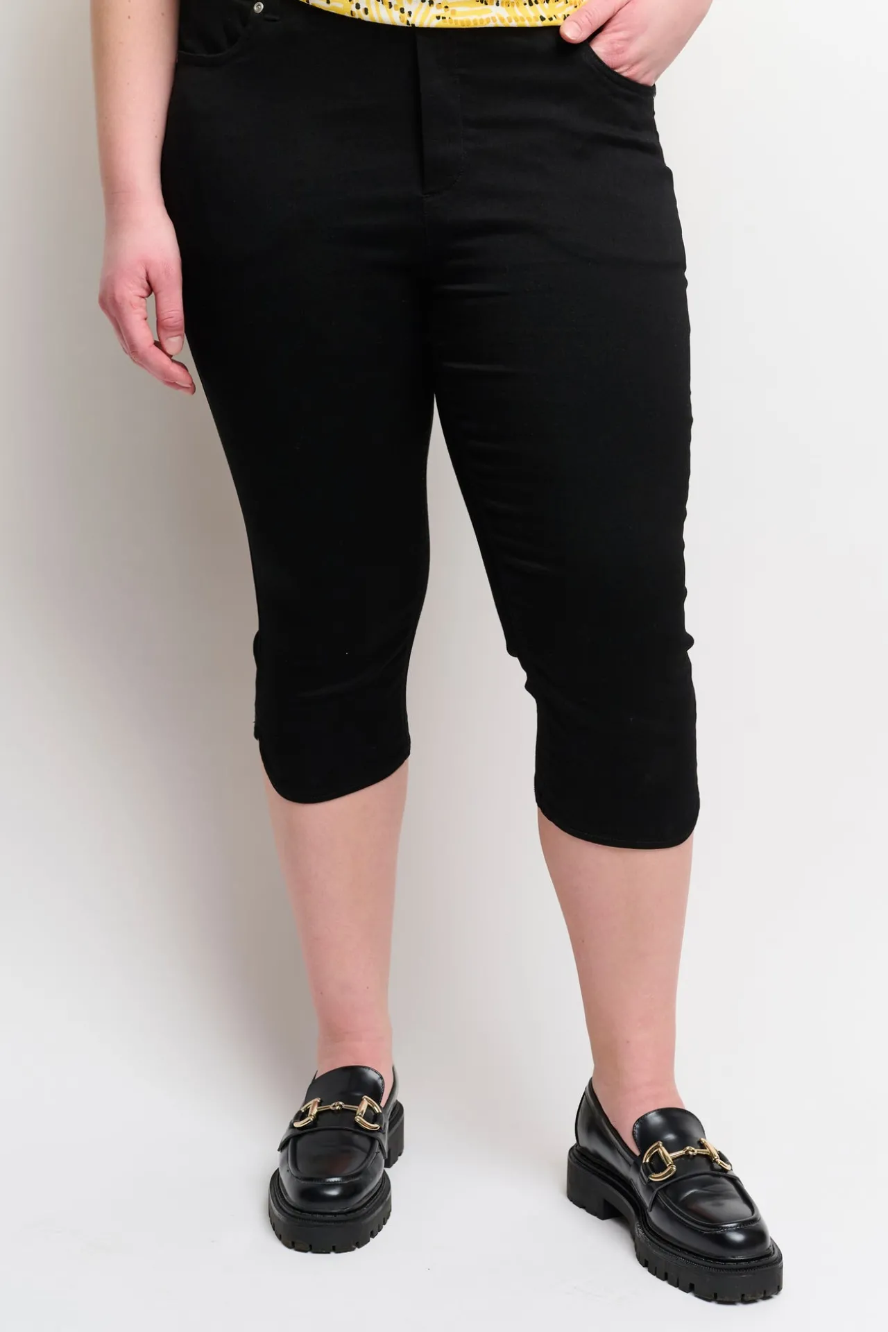 capribuks_slim_fit__sort_0.webp Capribuks, Slim Fit - Sort