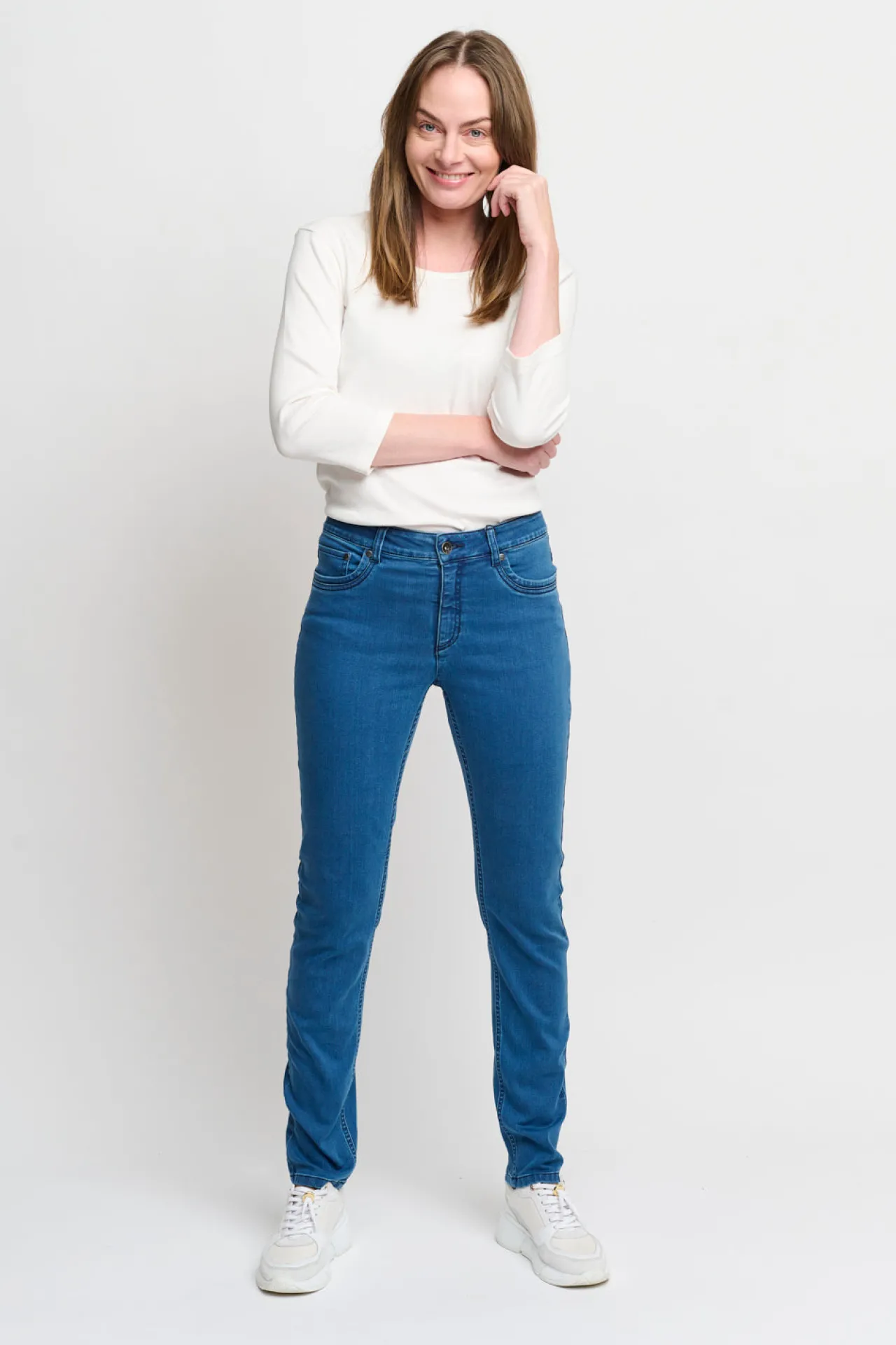jeans_jane__blue_sky_2.webp Jeans Jane - Blue Sky