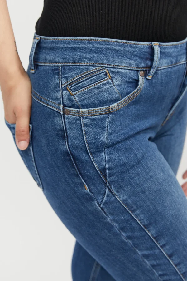 Jeans Maggie - Narrow Legs - Vasket blå