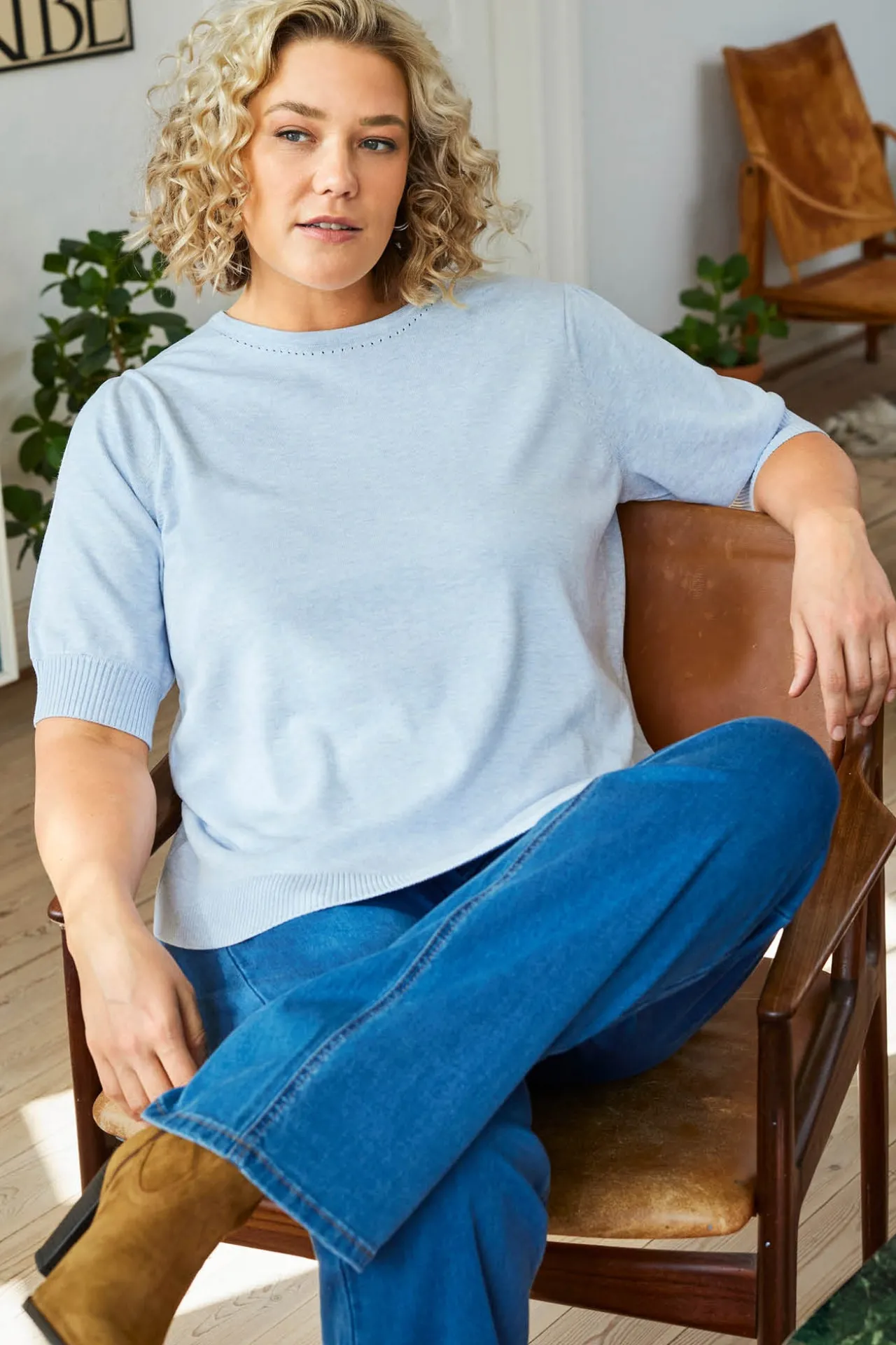 kortrmet_strik_pullover___2.webp Kortærmet strik pullover - Blå Melange