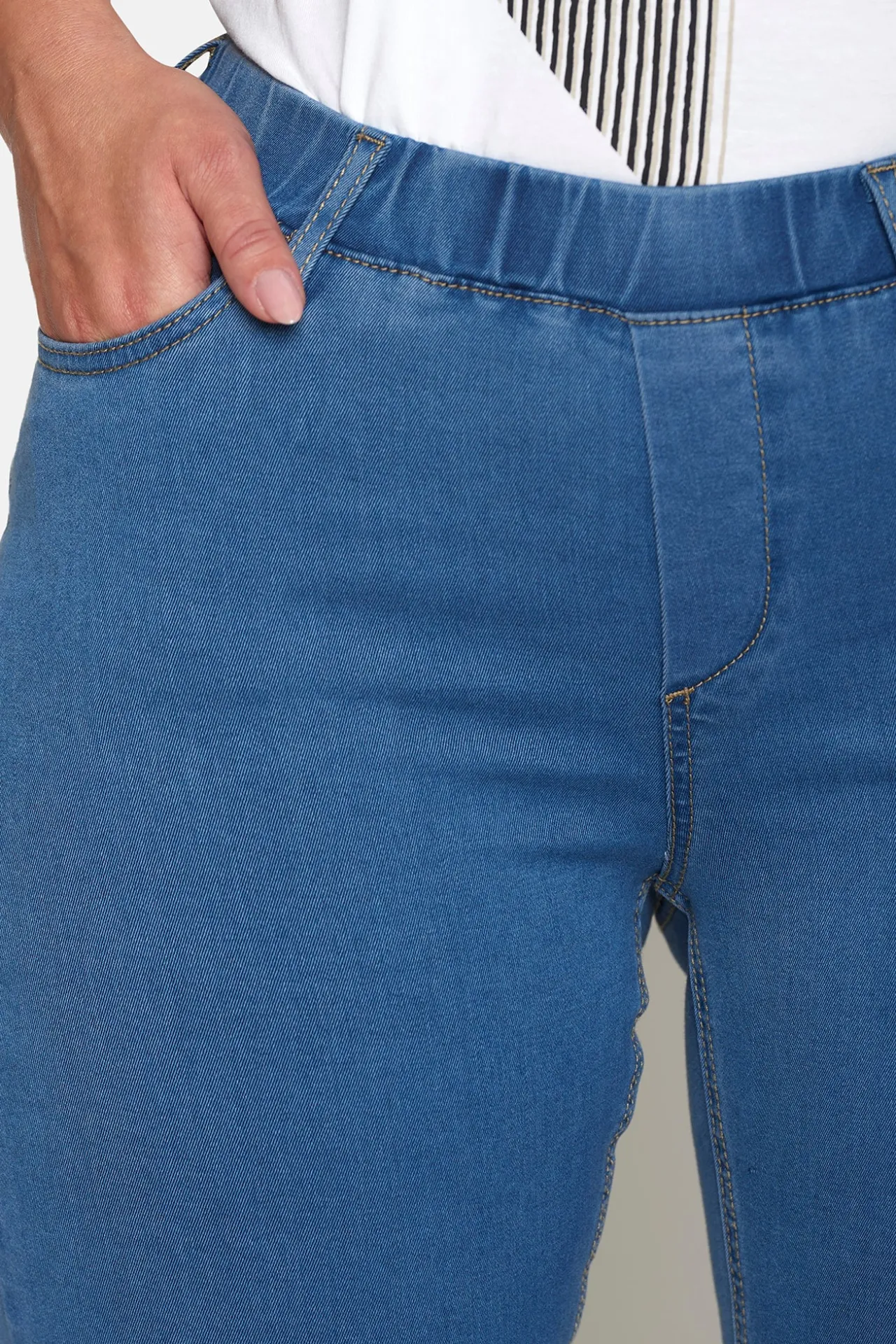 sofia_capri_jeans__medium_1.webp Sofia Capri Jeans - Medium Blue Denim