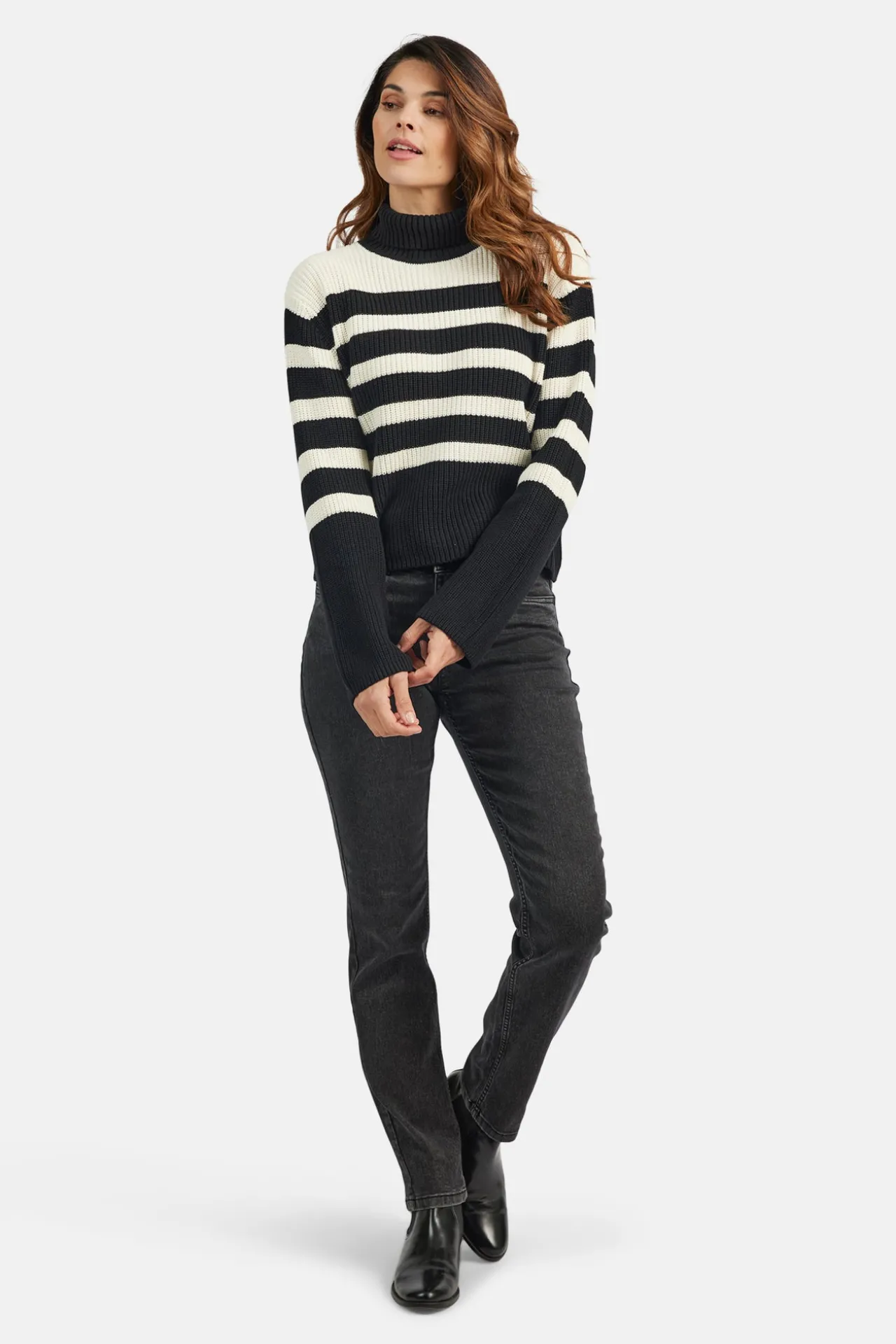 strik_pullover_med_rullek_2.webp Strik pullover med rullekrave - Sort