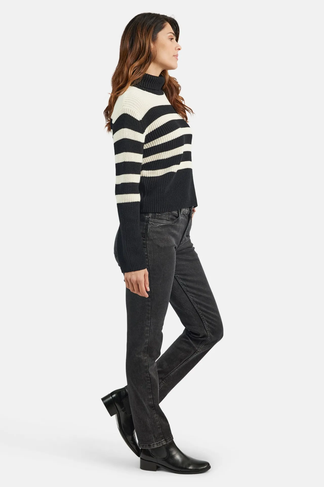 strik_pullover_med_rullek_3.webp Strik pullover med rullekrave - Sort