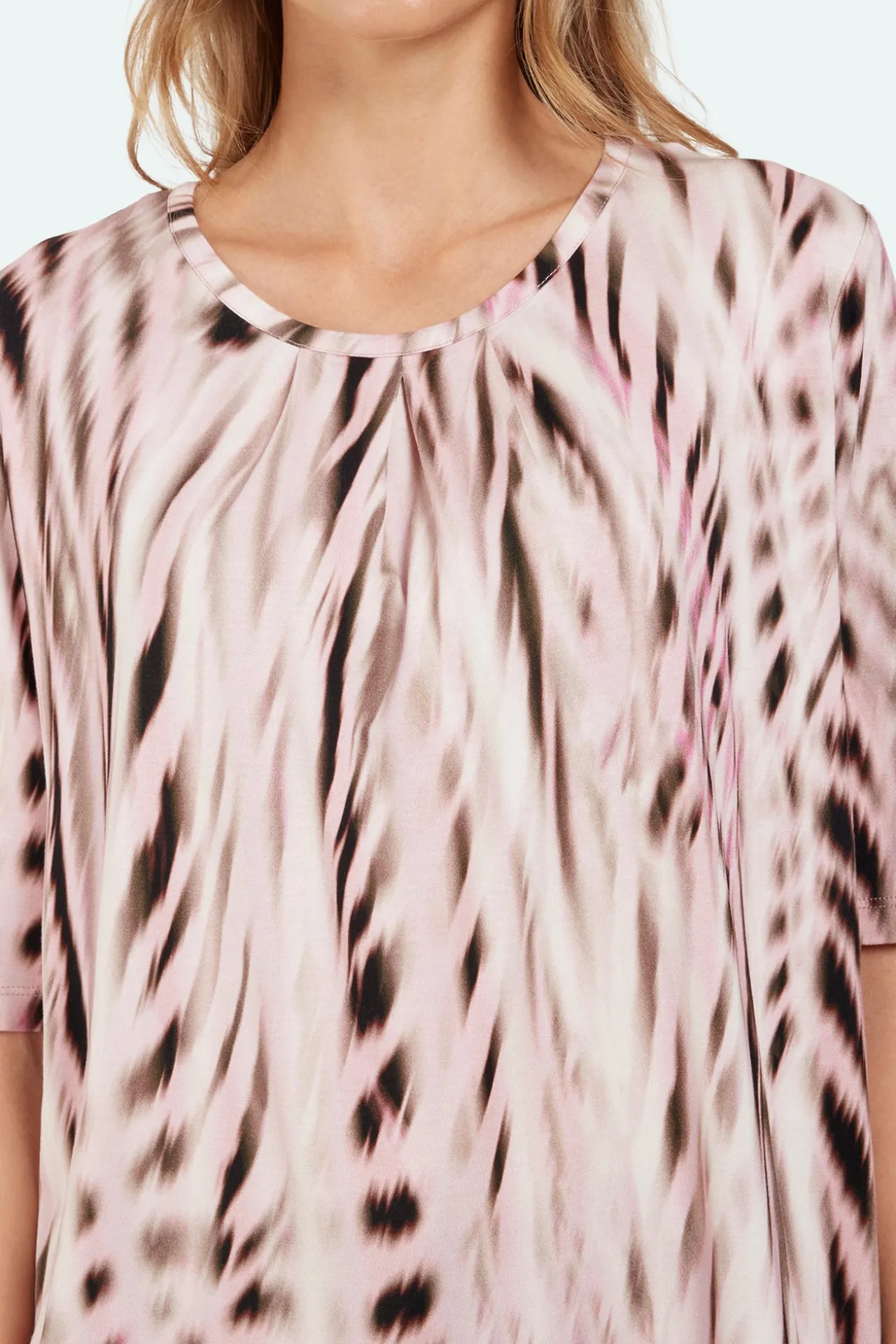 tshirt__begonia_pink_1.webp T-shirt - Begonia Pink