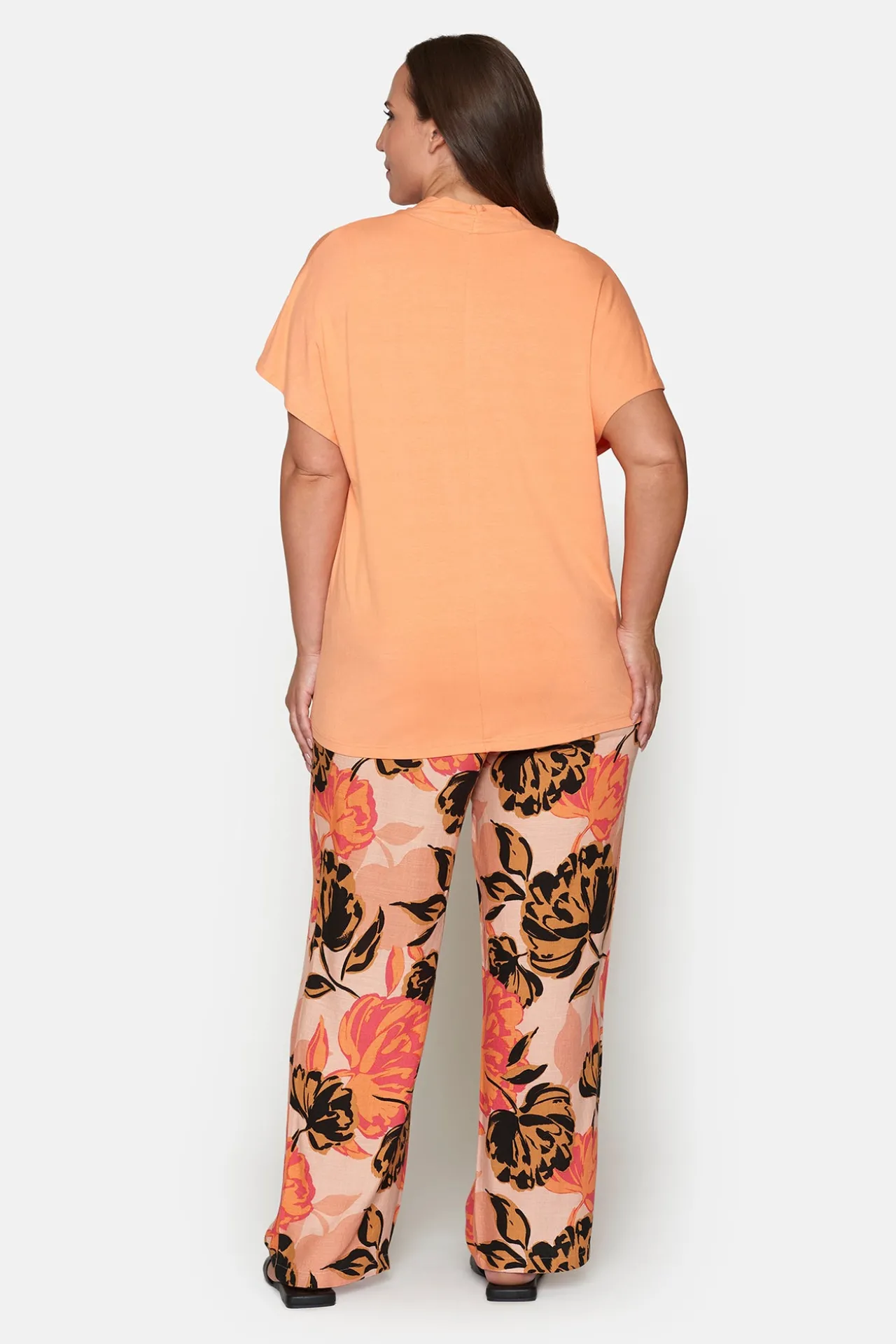 tshirt__orange_3.webp T-shirt - Orange