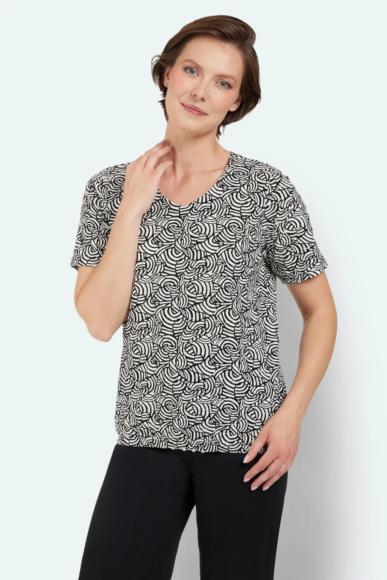 tshirt__sort__rund_hals_0.webp T-shirt - Sort - Rund hals