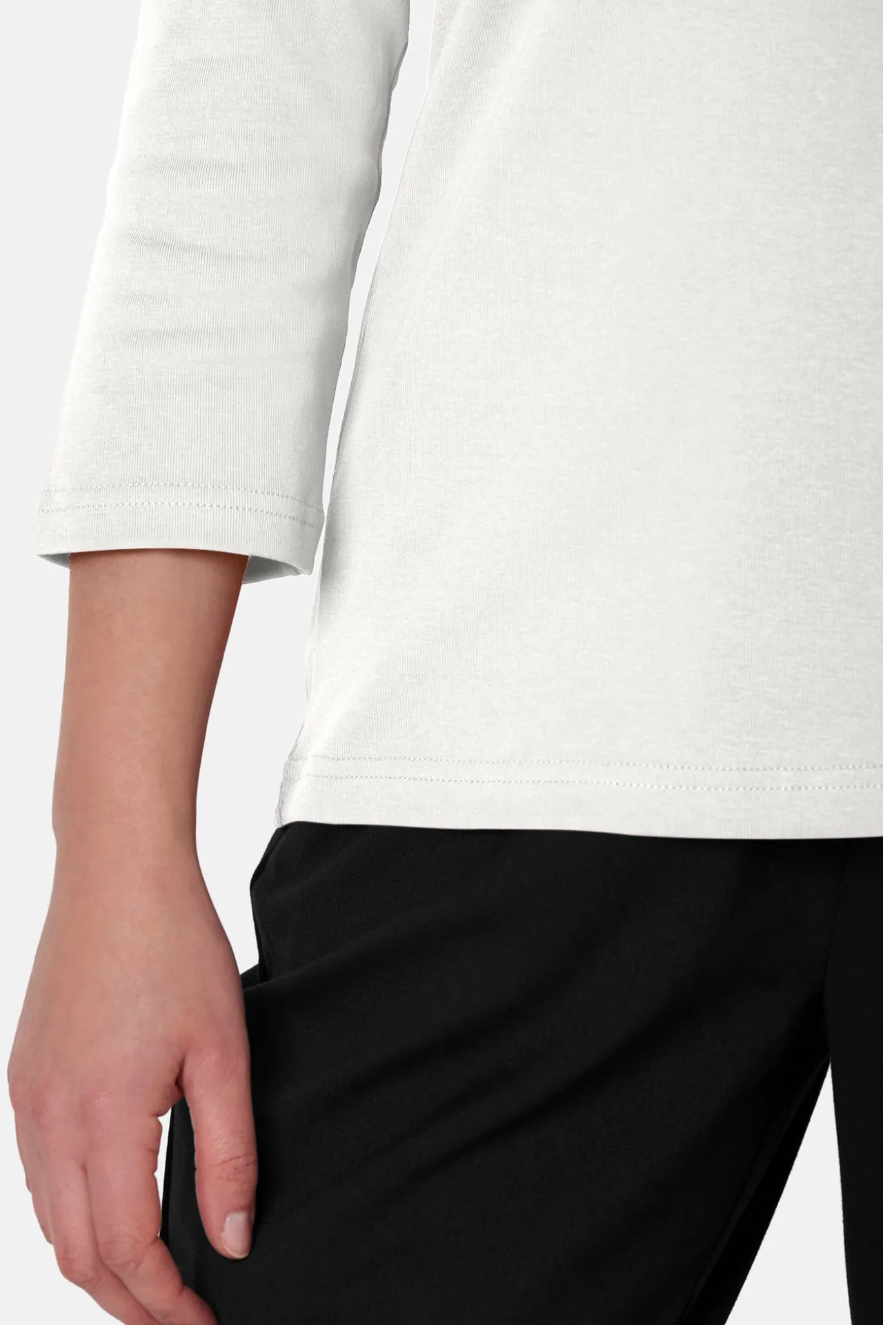 tshirt_med__rmer__off_whi_2.webp T-shirt Med 3/4 ærmer - Off White