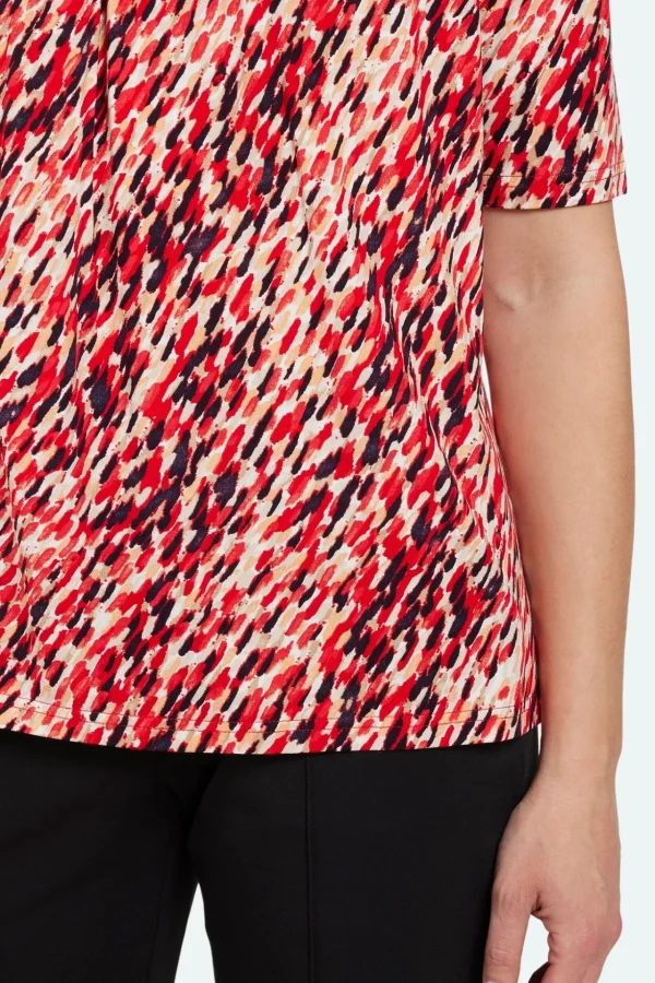 T-shirt- rød - Læg ved halsen